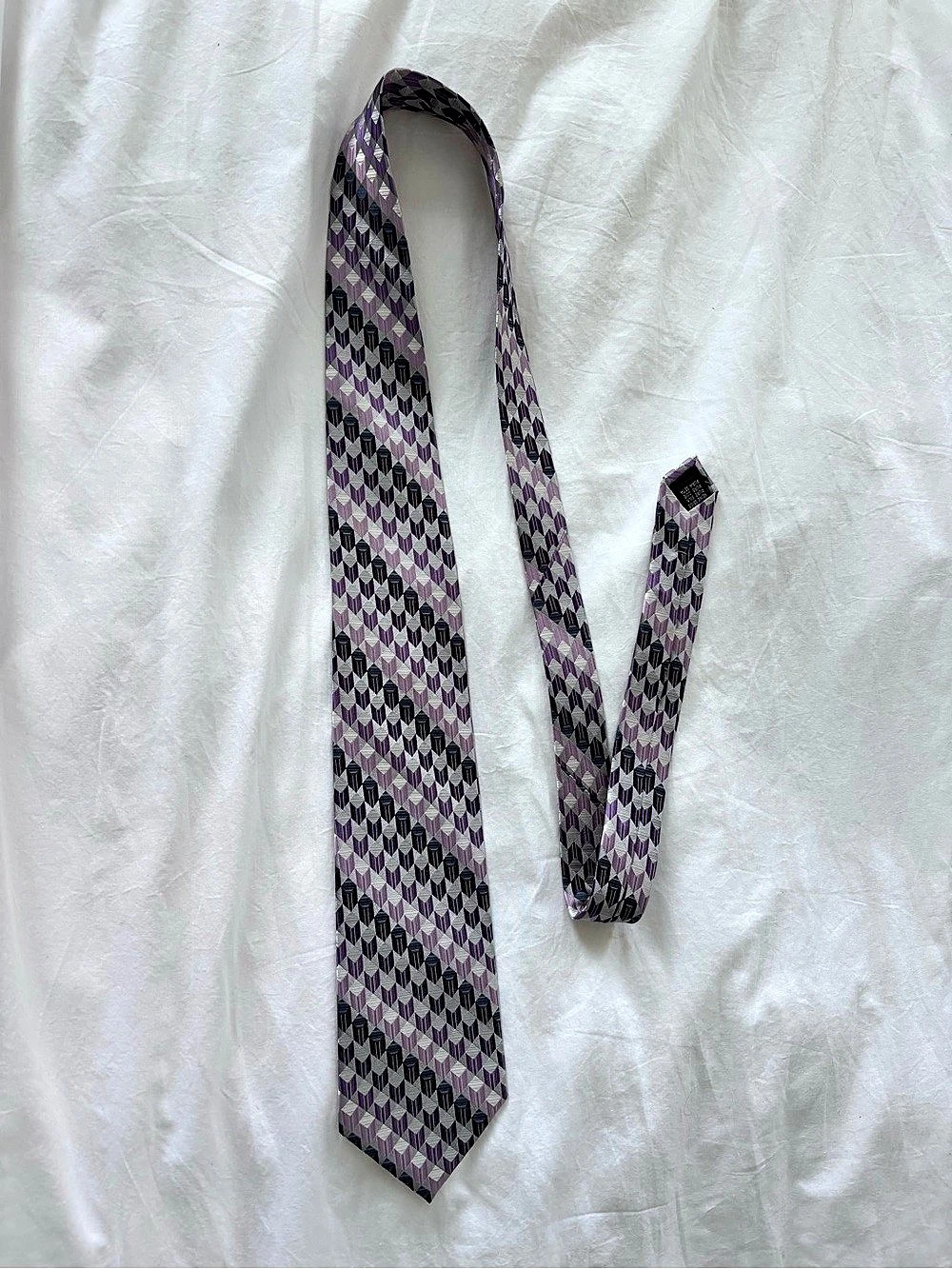 Hinxton House Geometric Pure Silk Tie in Purple & Black Like New